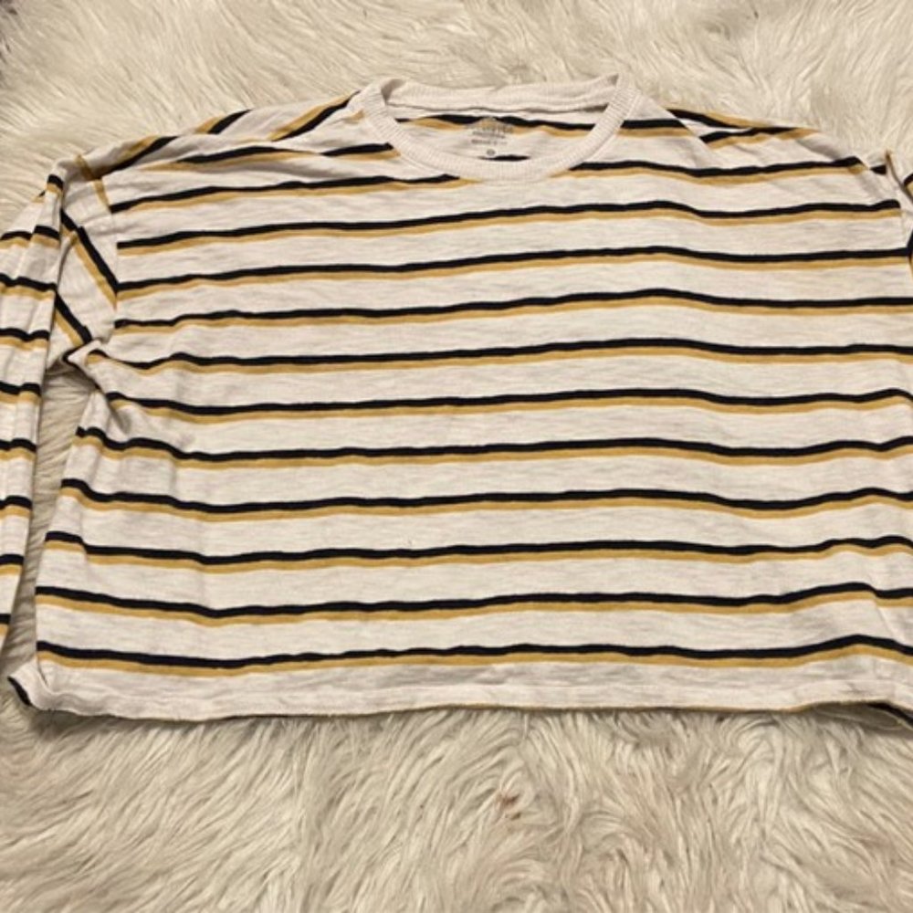 Hollister boyfriend cropped tee